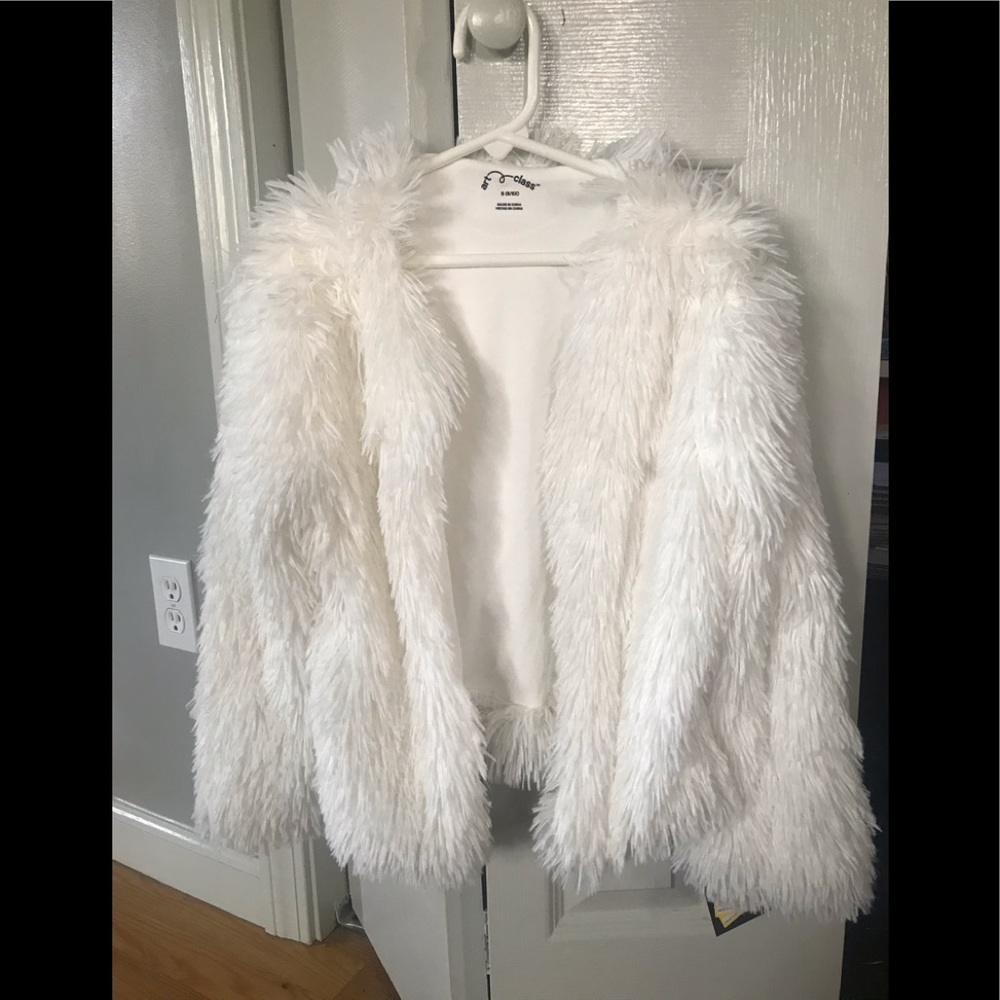 NEW WITH TAGS WHITE LIGHTWEIGHT OVERLAY